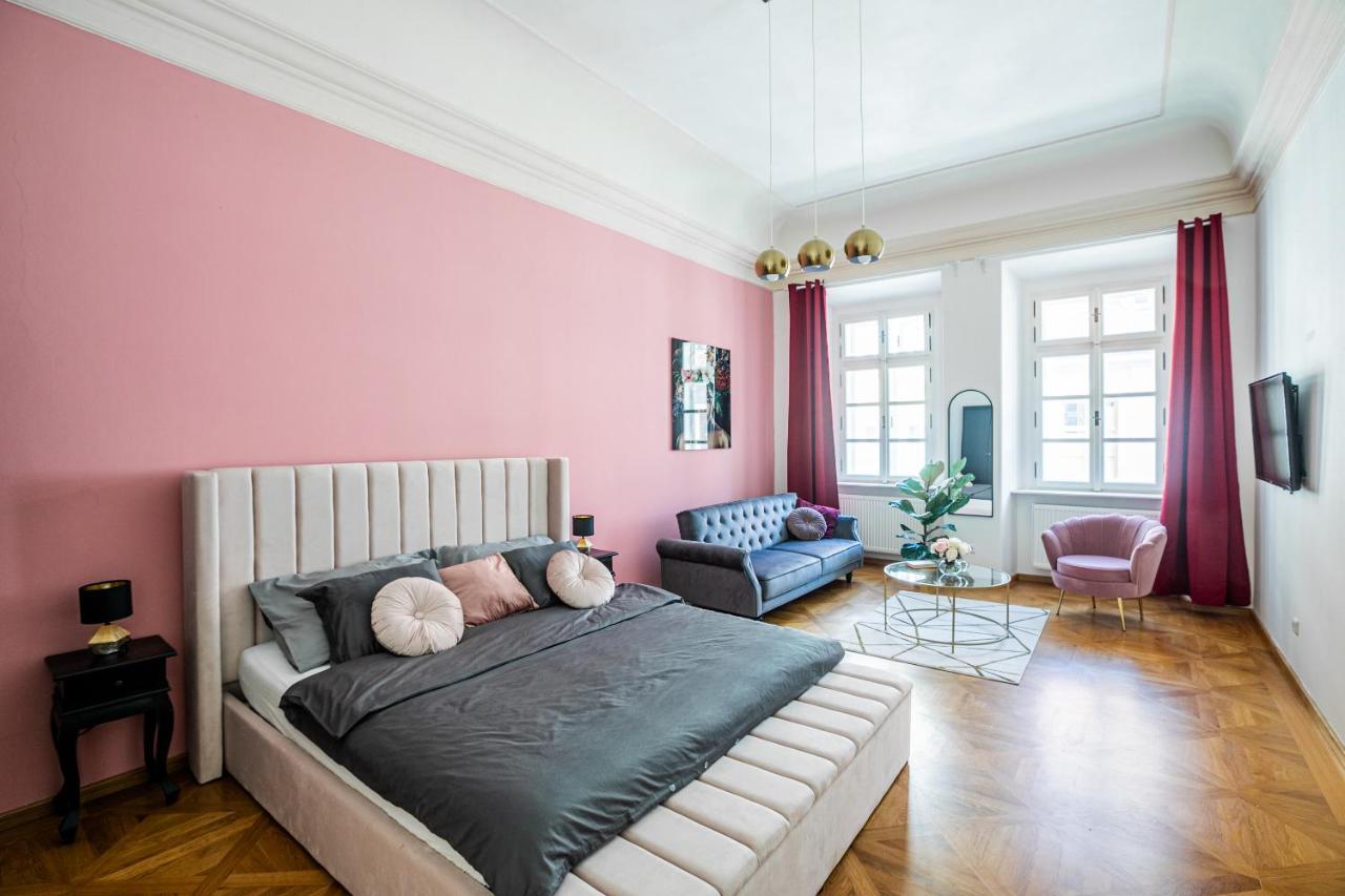 New Stylish 3 Suites Bedrooms Apt In Mala Strana - N2Nd Prague Exterior photo